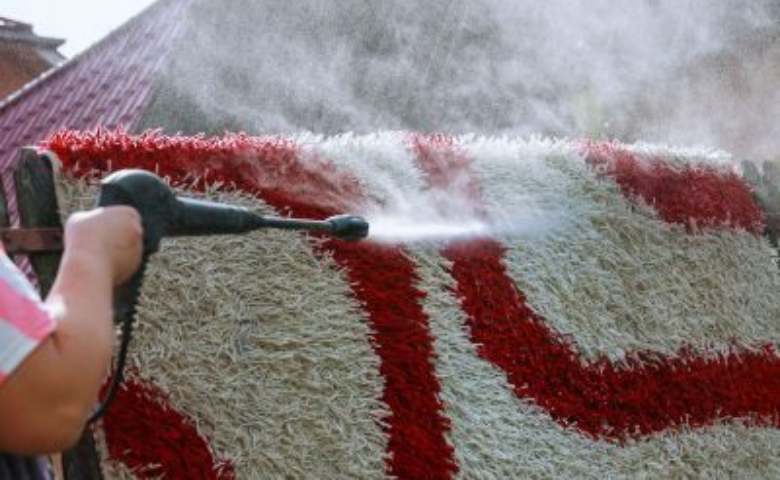 Tips mencuci karpet yang benar agar tidak bau apek